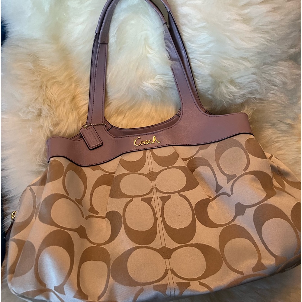 Lovely, authentic coach, ivory & lavender handbag, leather& canvas coach design